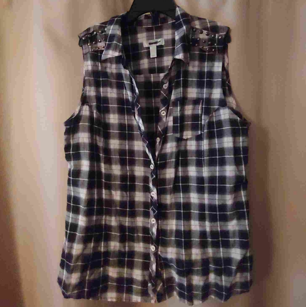 Plaid button up vest